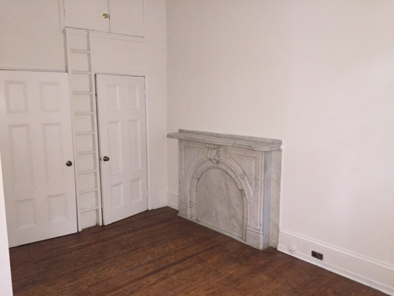 Building Photo - 1915 Green St