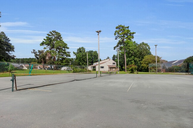 Building Photo - 125 Pirates Rd