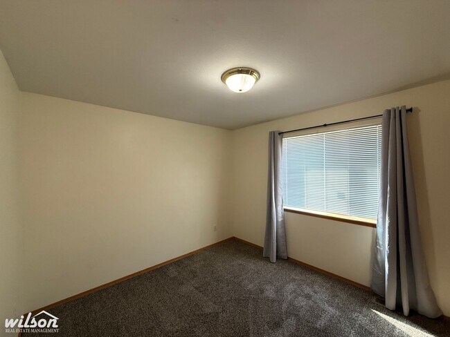 Building Photo - 7400 Richey Rd