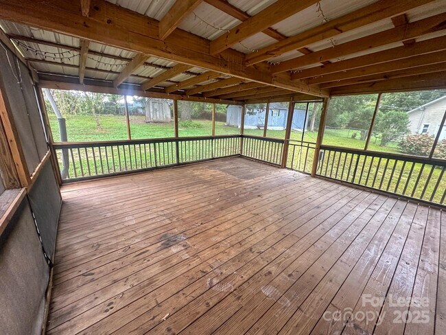 Building Photo - 115 Setter Ct