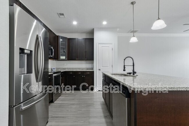 Building Photo - 2115 Belden Ave