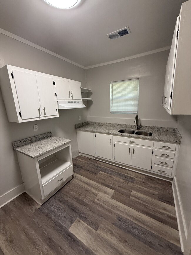 Building Photo - 1508 Alabama Ave SW