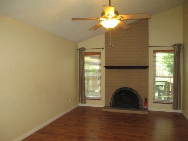 Building Photo - Beautiful home with wood floors