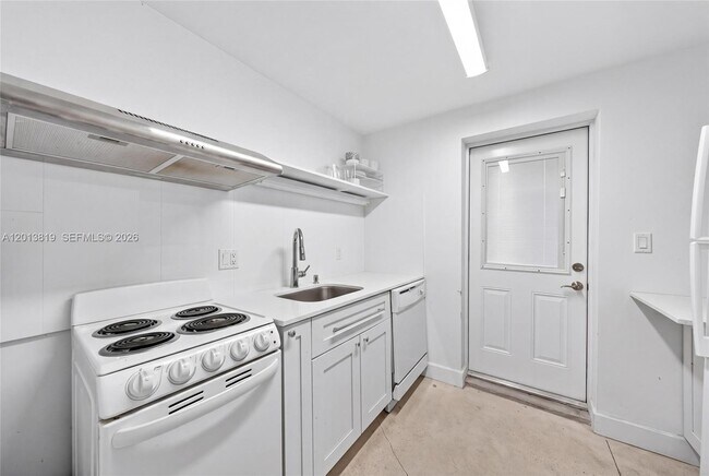 Building Photo - 1520 SW 11th Terrace