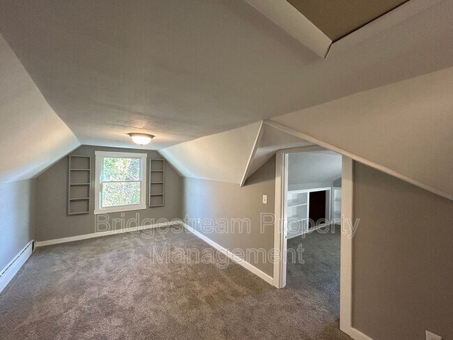 Building Photo - 209 Julia Ave