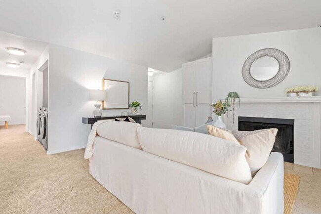 Building Photo - 19230 Forest Park Dr NE