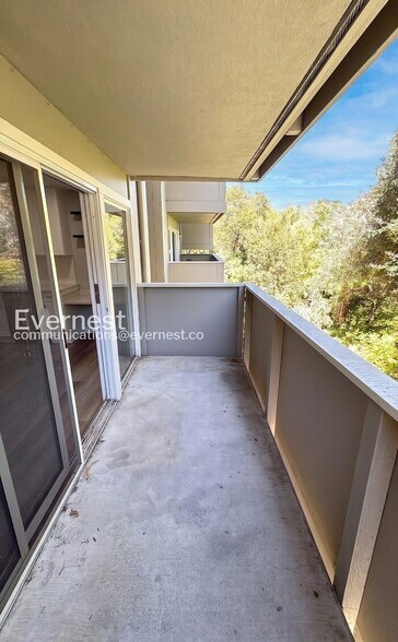 Building Photo - 73 Brookwood Rd