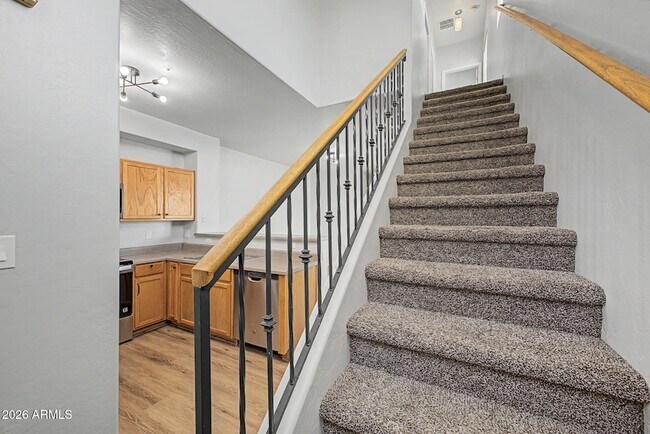 Building Photo - 418 N Mahogany Ct