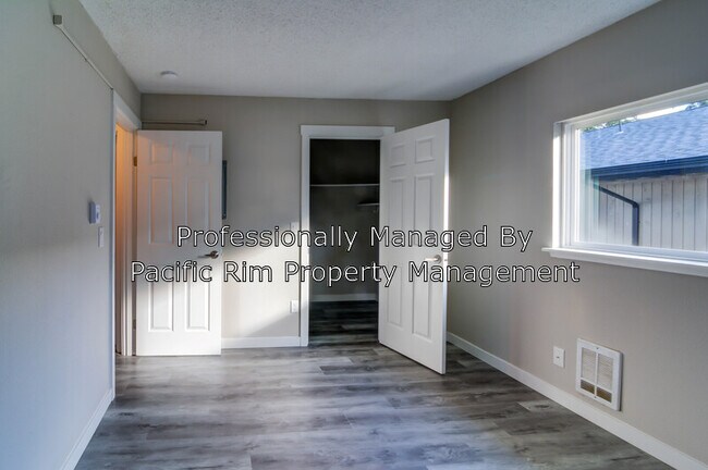 Building Photo - 5226 Chicago Ave SW