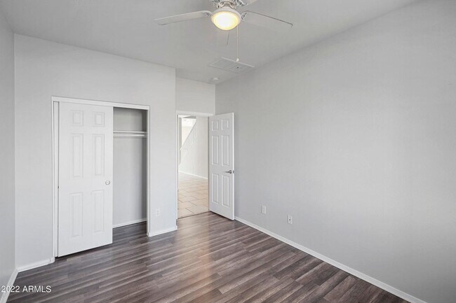 Building Photo - 7135 W Rancho Dr