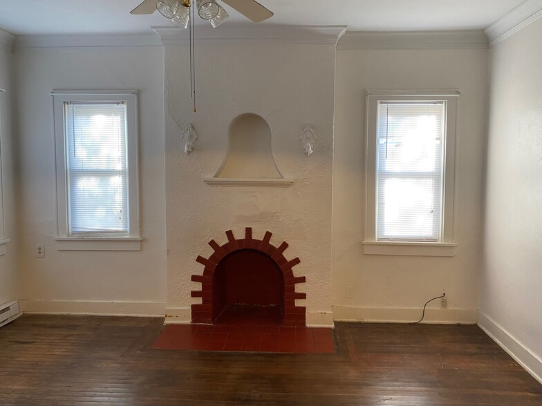 Building Photo - 517 N G St