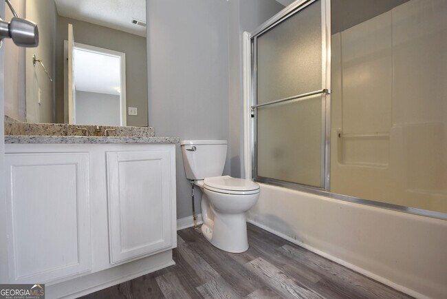 Building Photo - 700 S Fairfield Dr