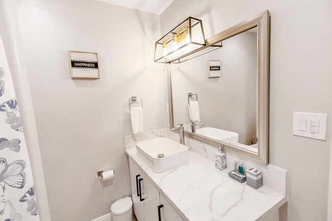 Building Photo - 8354 Adams St