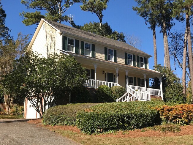 Building Photo - Great 4 Bedroom 2.5 Bath home in East Cobb...
