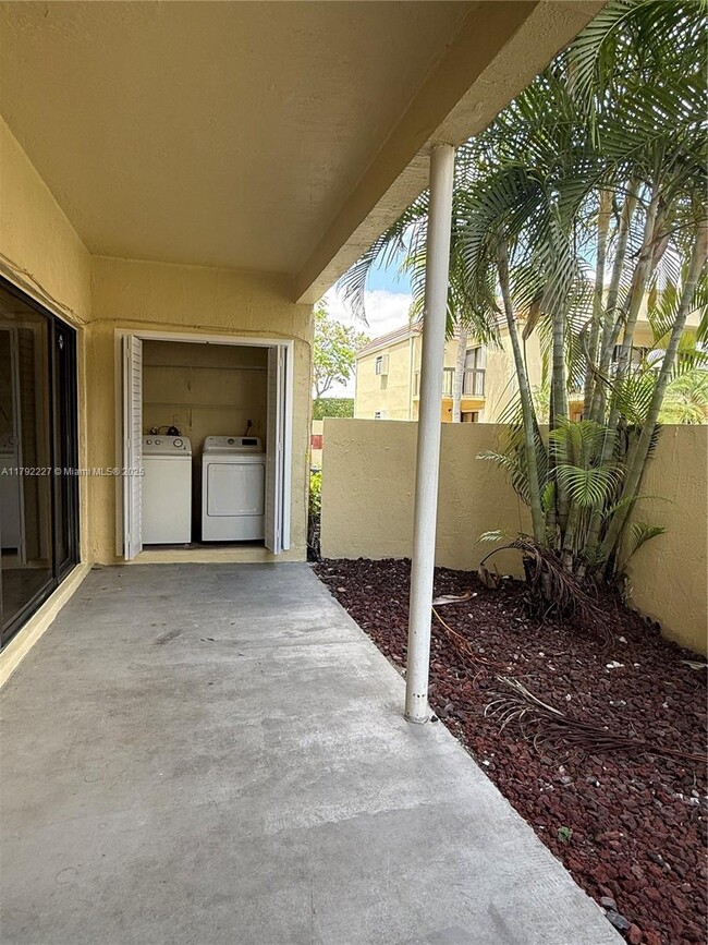 Building Photo - 8819 SW 130th Pl