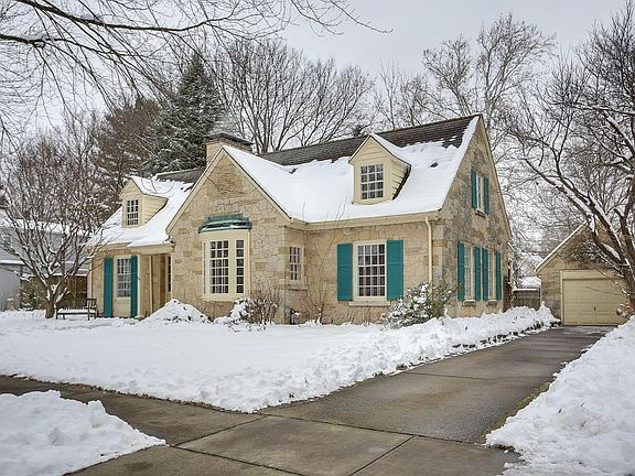 Building Photo - "Charming 3-Bed Home with Granite Elegance...