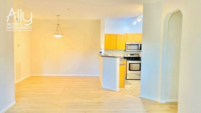 Building Photo - 270 Riverbend Dr