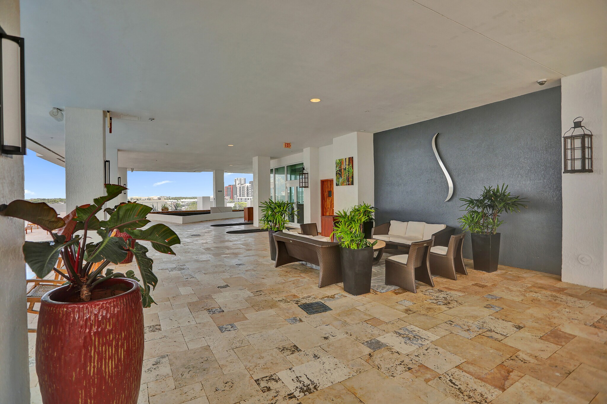 Building Photo - 315 NE 3rd Ave