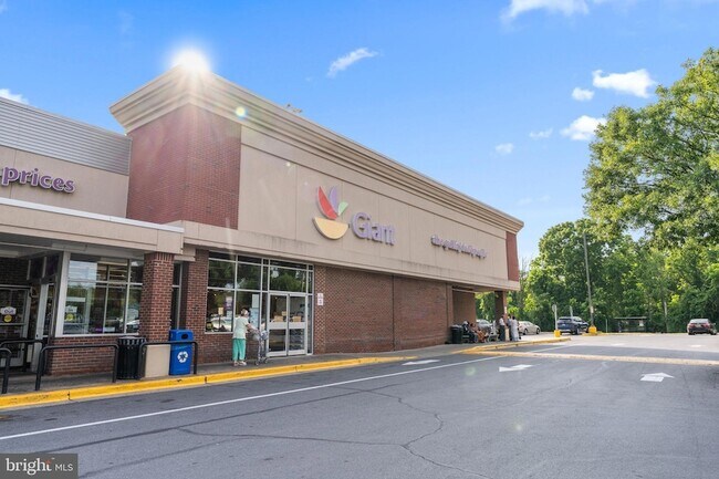 Building Photo - 5121 Baltan Rd
