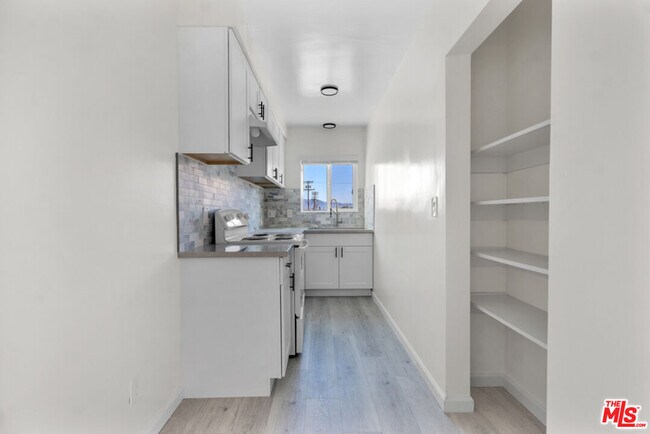 Building Photo - 7228 Allott Ave