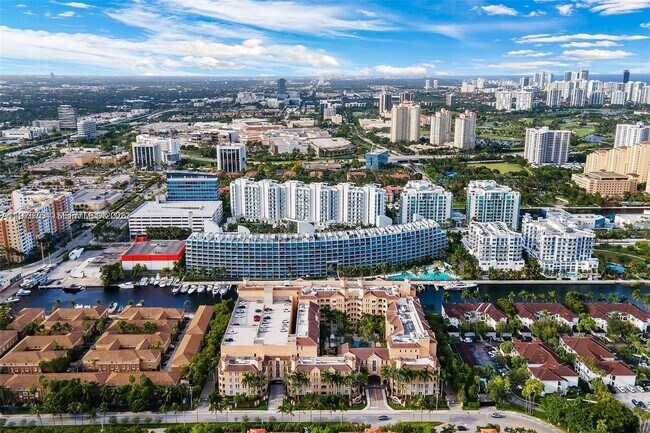 Building Photo - 3001 NE 185th St