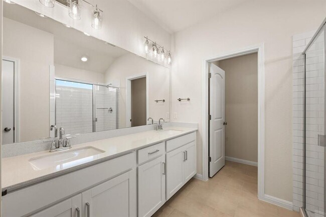 Building Photo - 245 Ranier Wy