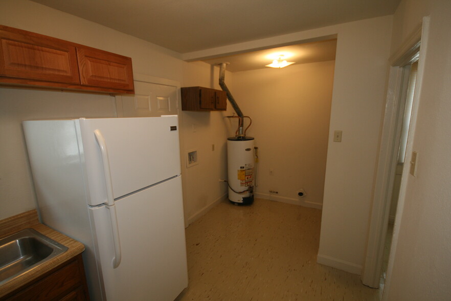 Building Photo - 2315 Rose Dr