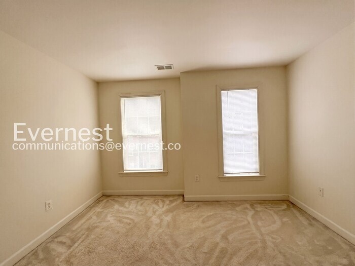 Building Photo - 1620 Whitehall Dr