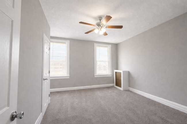 Building Photo - 1215 N Ellwood Ave