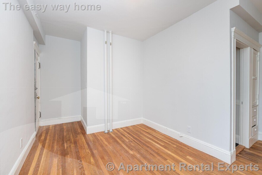 Building Photo - 18 A Forest St