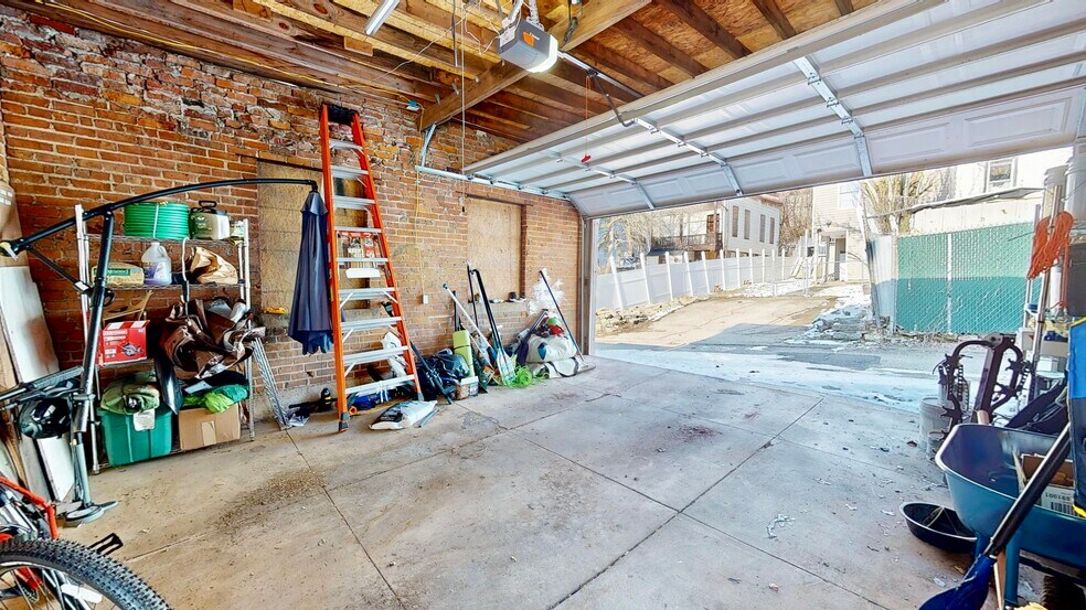 Building Photo - 132 Winkler St