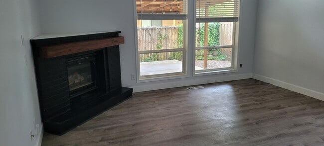 Building Photo - 12204 SE 7th St