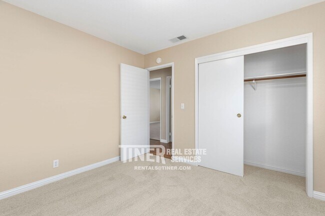 Building Photo - 8052 Phoebe Way