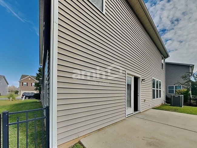 Building Photo - 3013 Corrona Ln