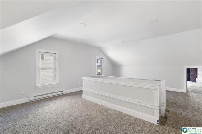 Building Photo - 193 S 4th St