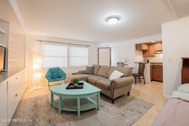 Building Photo - 4 20th Ave S