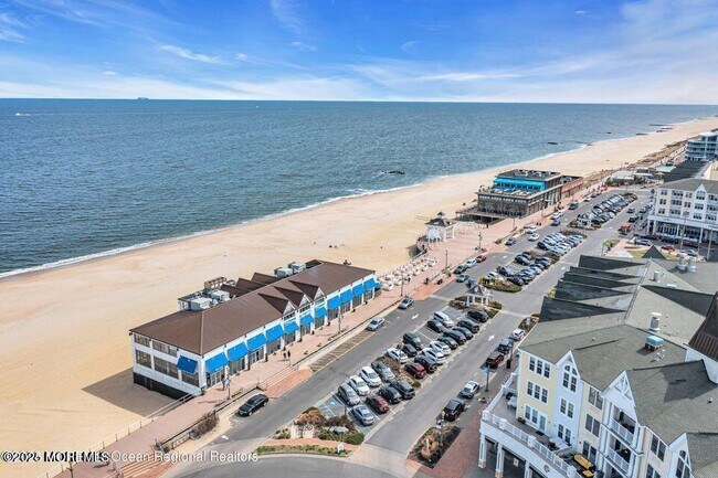 Building Photo - 272 Ocean Blvd N