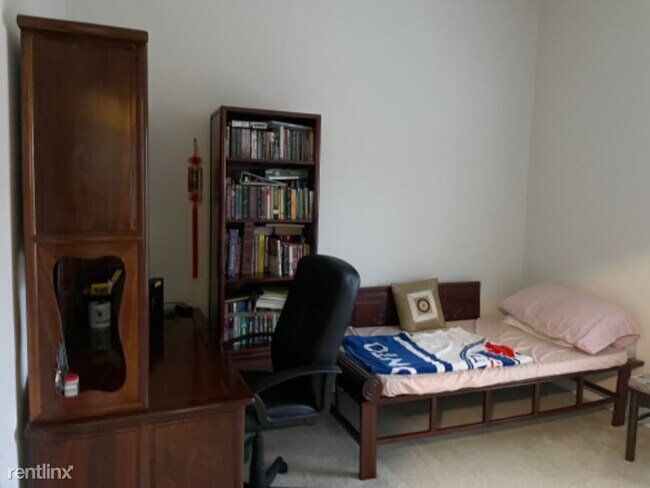 Building Photo - 4 br, 2 bath House - 482 John Stewart Pl