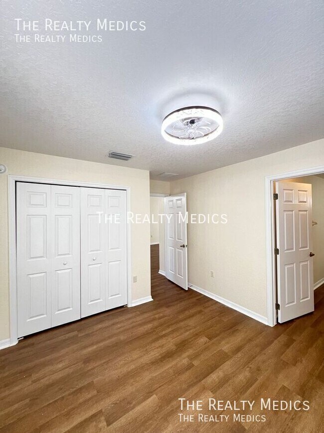 Building Photo - 8341 SW 135th Loop