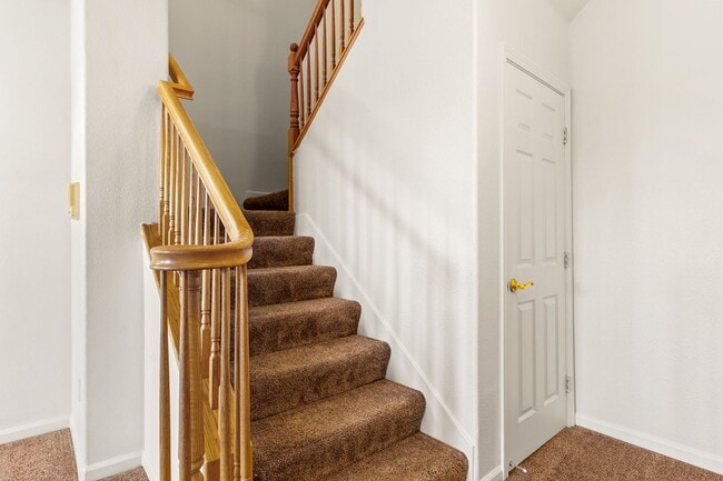 Building Photo - Spacious 3-Bedroom Dublin Townhome with Private Balcony & Fireplace