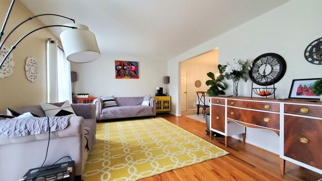 Building Photo - Premium Renovation Inside a Wonderfully Sp...