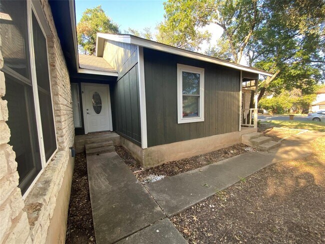 Building Photo - 9618 Sugar Hill Dr