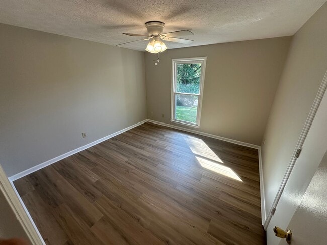 Building Photo - 5159 Saundersville Rd