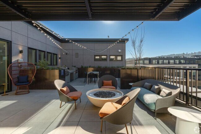 Building Photo - 1985 NW Savier St