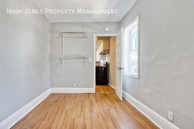 Building Photo - 15 Grove St