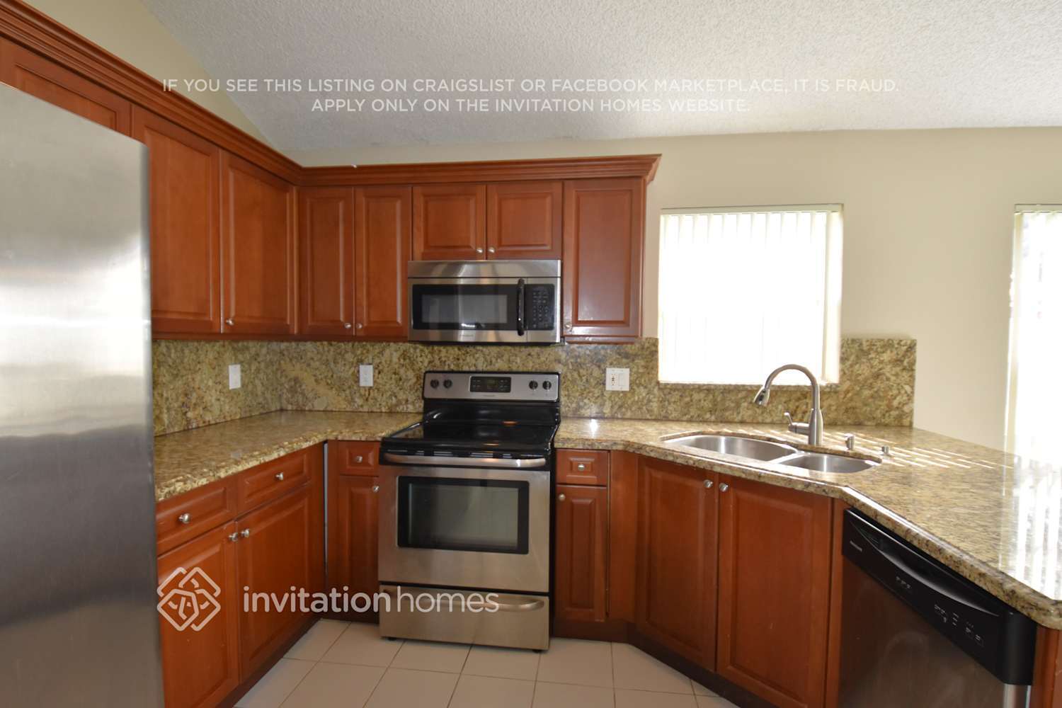 Building Photo - 2016 Cove Ln