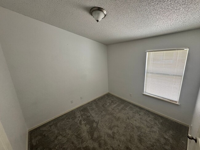 Building Photo - Charming smart 3BR House in El Paso with S...
