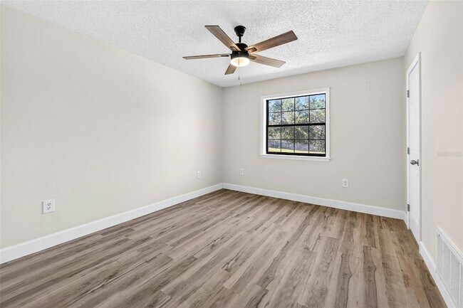 Building Photo - 14252 Trinity Rd