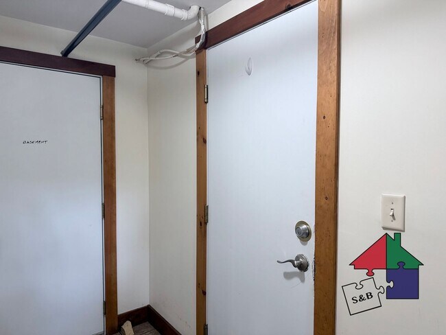 Building Photo - 34 Highland Ave