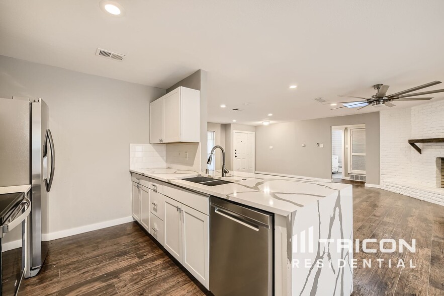 Building Photo - 506 Canyon Ridge Dr